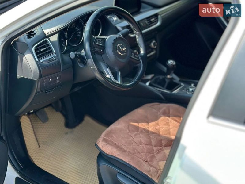Седан Mazda 6 2016 в Дубні
