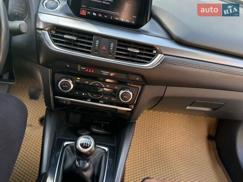 Седан Mazda 6 2016 в Дубні