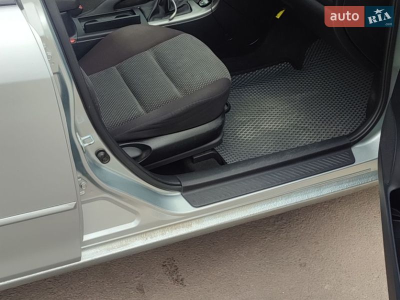 Універсал Mazda 6 2003 в Житомирі