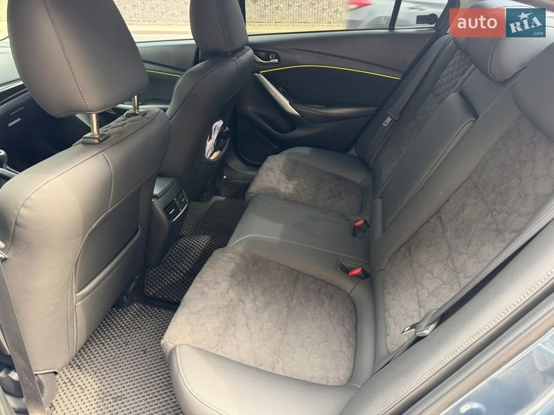 Седан Mazda 6 2012 в Черновцах