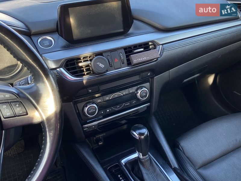 Седан Mazda 6 2015 в Львові