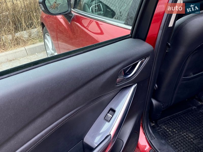 Седан Mazda 6 2015 в Львові