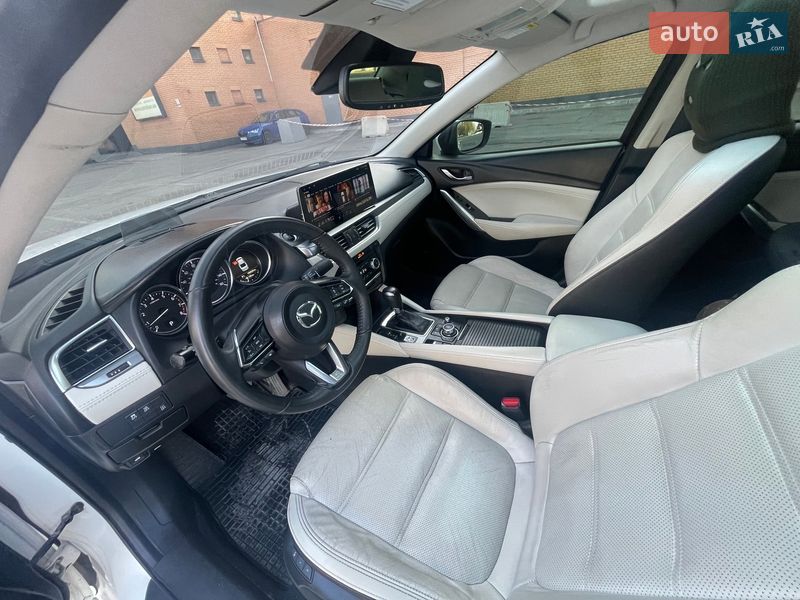 Седан Mazda 6 2016 в Днепре