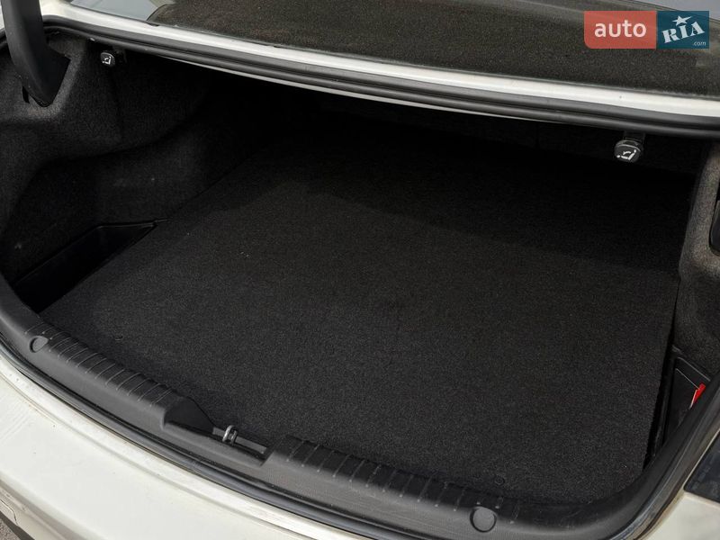 Седан Mazda 6 2013 в Днепре