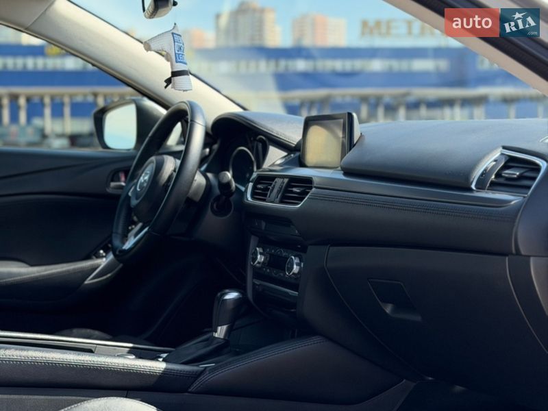 Седан Mazda 6 2016 в Киеве