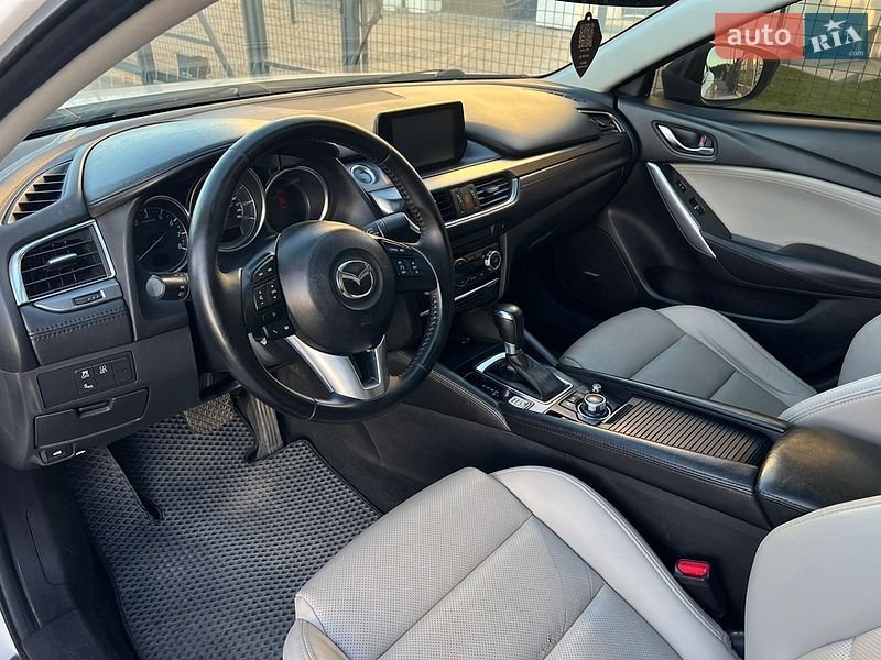 Седан Mazda 6 2015 в Львові
