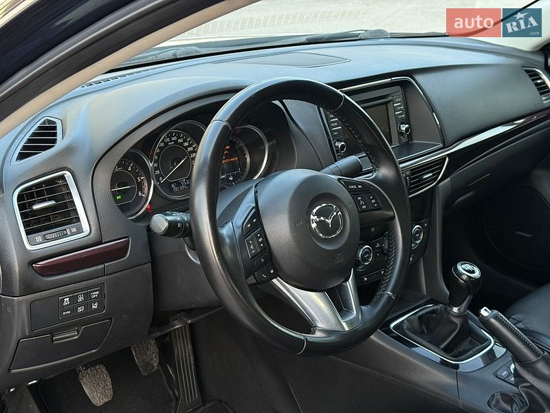 Седан Mazda 6 2014 в Тараще
