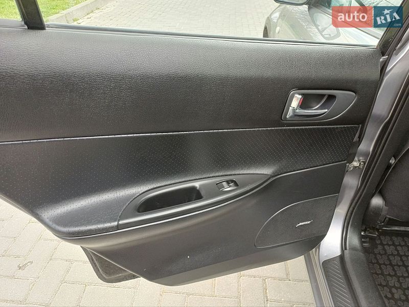Седан Mazda 6 2002 в Золочеве