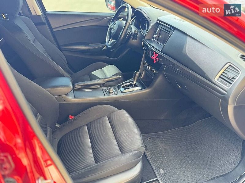 Седан Mazda 6 2014 в Днепре