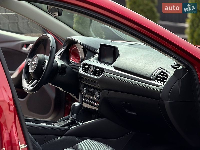 Седан Mazda 6 2017 в Днепре