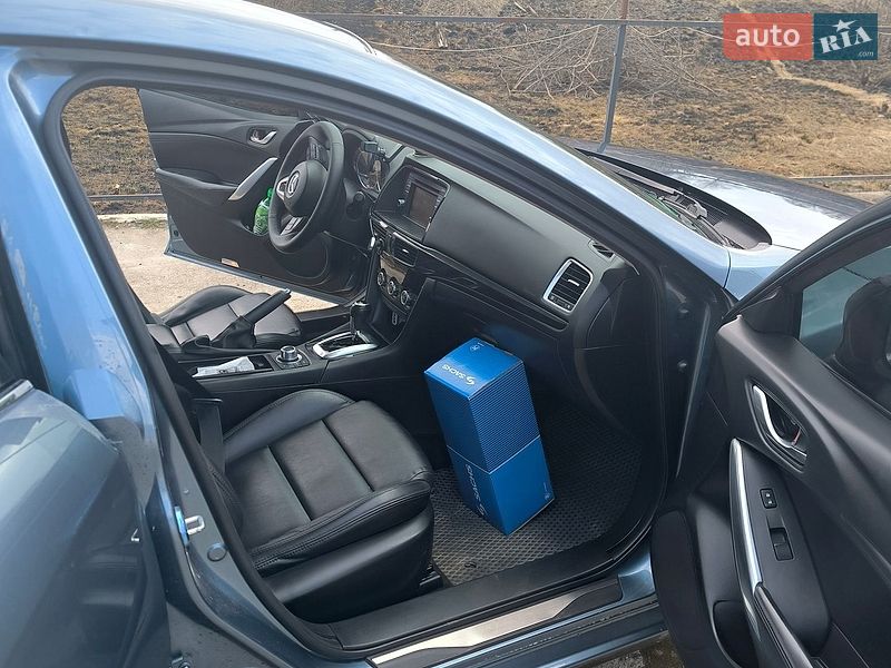 Седан Mazda 6 2013 в Старої Жадовой