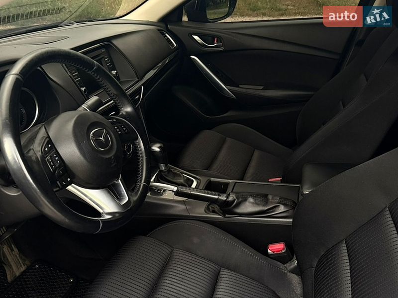 Седан Mazda 6 2014 в Днепре
