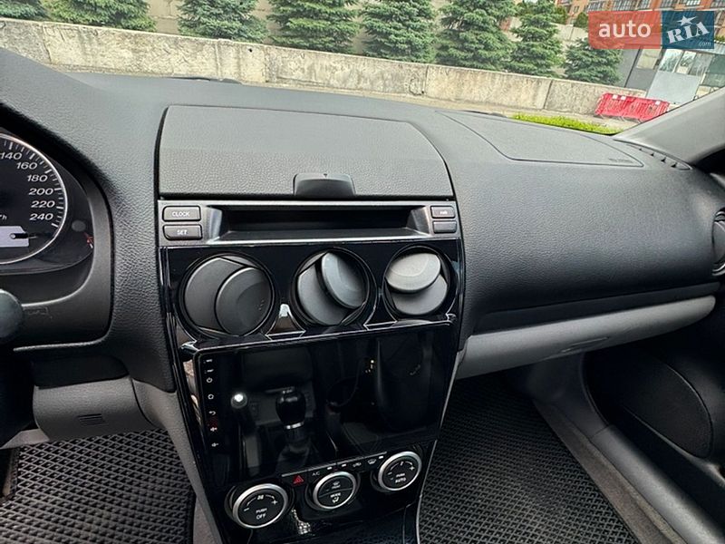 Седан Mazda 6 2002 в Днепре