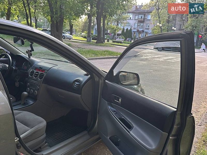 Седан Mazda 6 2004 в Киеве