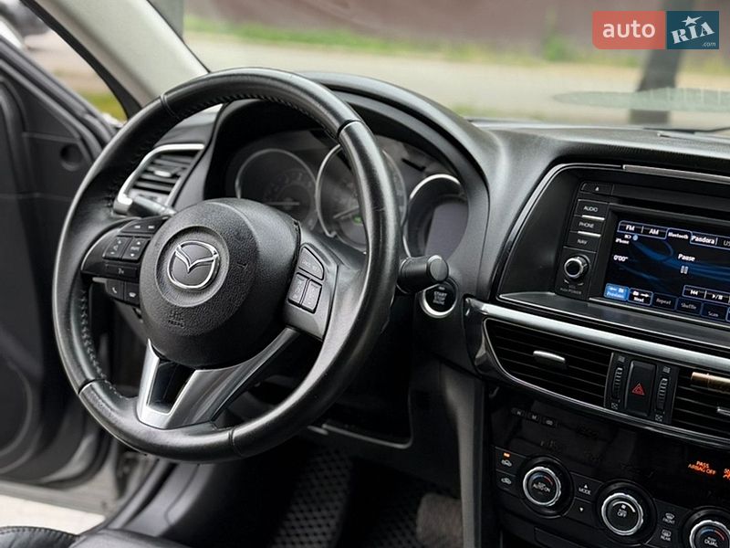 Седан Mazda 6 2013 в Черновцах