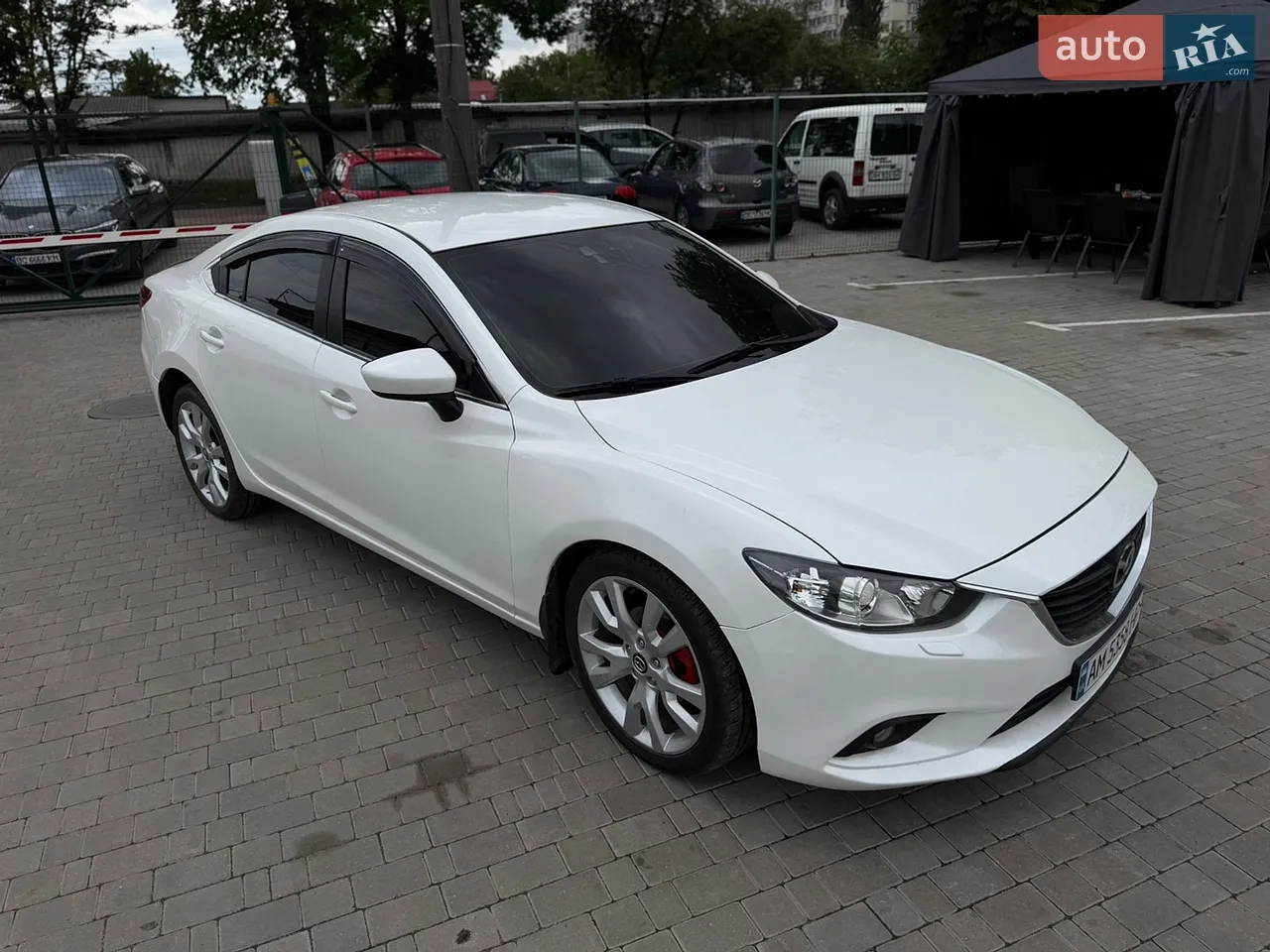 2016 Jaguar XE - мініатюра 16