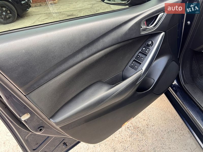 Седан Mazda 6 2014 в Кривом Роге