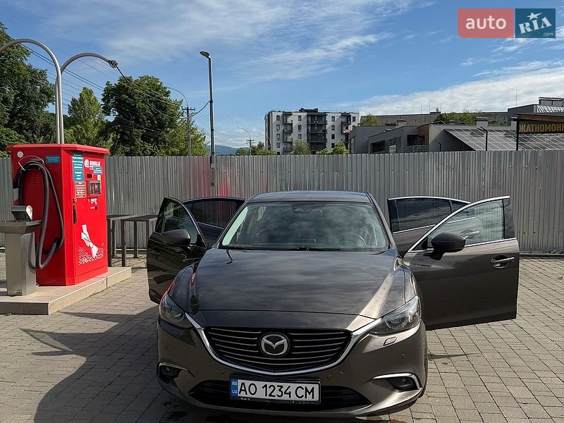 Седан Mazda 6 2016 в Ужгороді