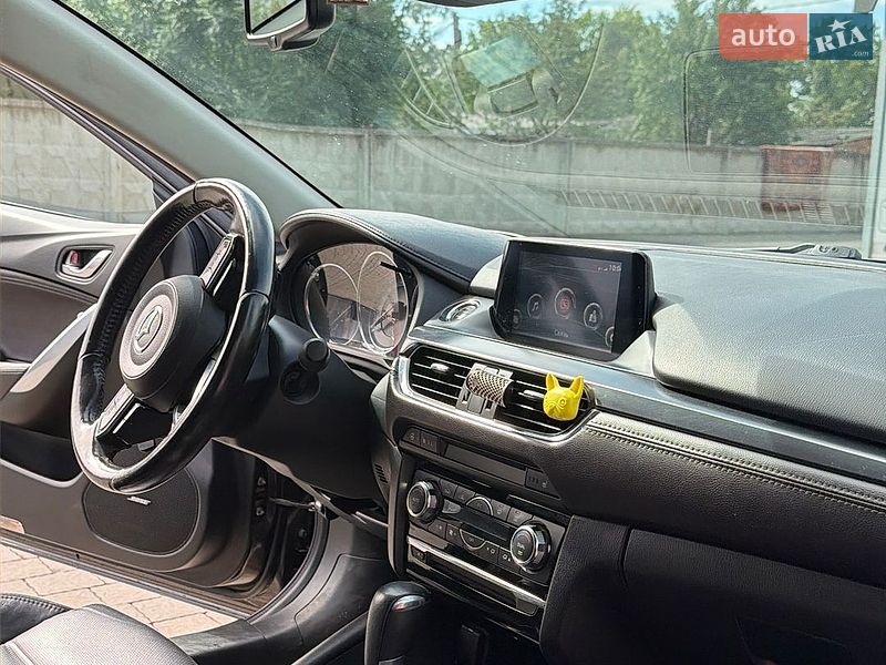 Седан Mazda 6 2016 в Ужгороді