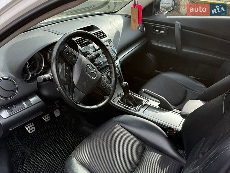 Лифтбек Mazda 6 2011 в Житомире