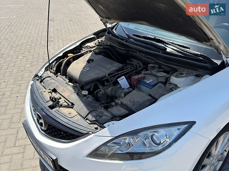 Седан Mazda 6 2010 в Черновцах