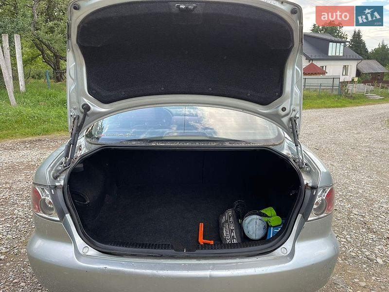 Седан Mazda 6 2002 в Надвірній