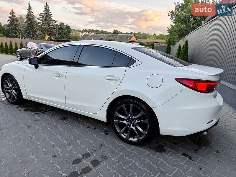 Седан Mazda 6 2016 в Черновцах