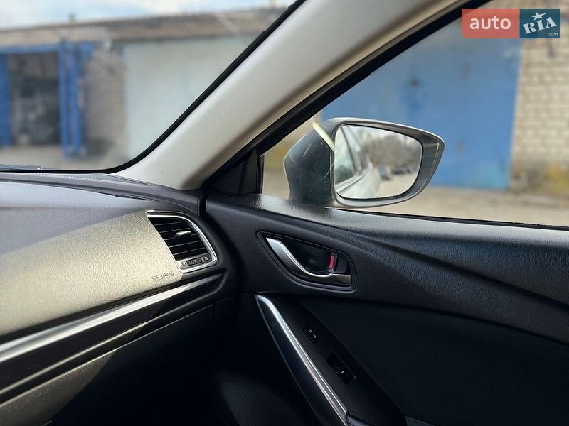 Седан Mazda 6 2014 в Южноукраїнську