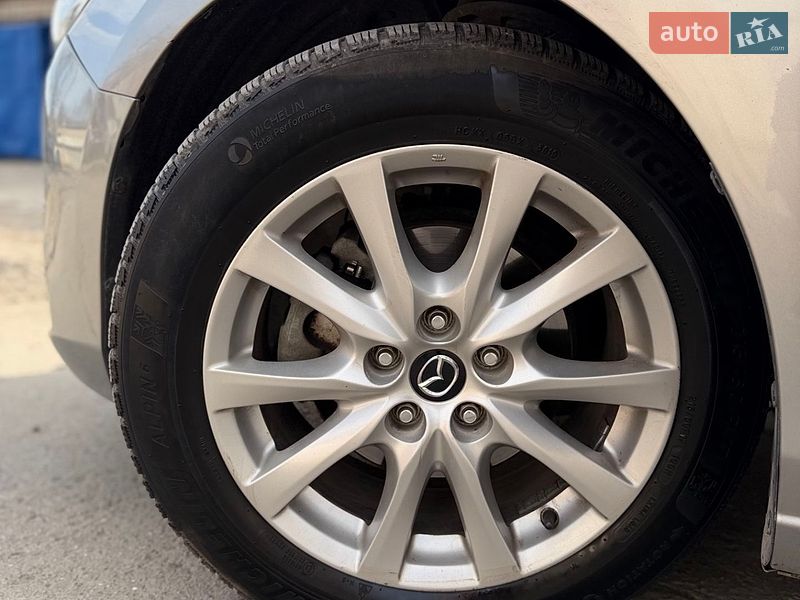Седан Mazda 6 2014 в Южноукраїнську