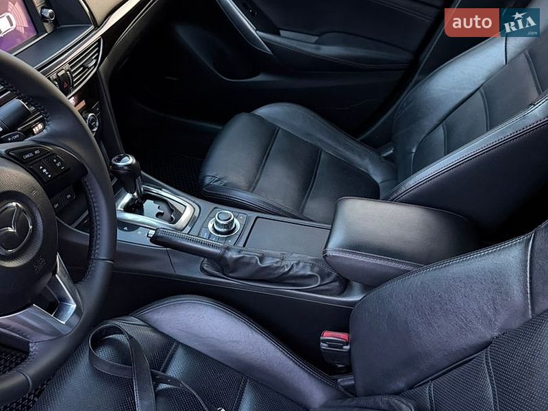 Седан Mazda 6 2013 в Ровно