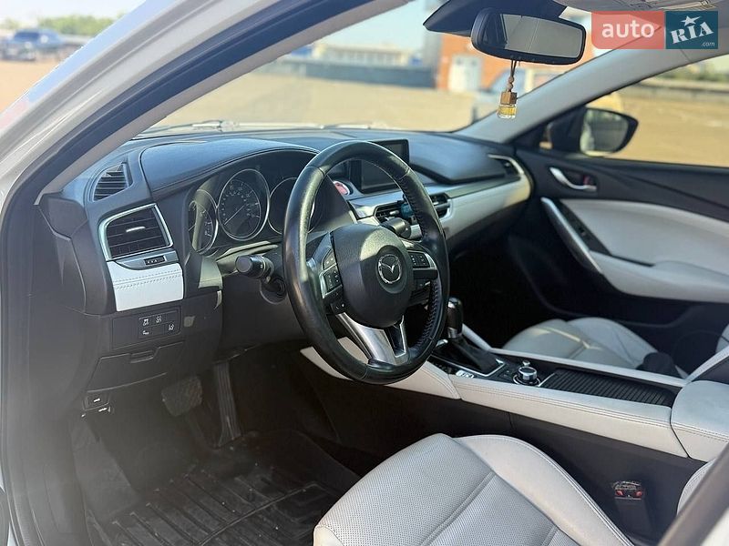 Седан Mazda 6 2015 в Софиевской Борщаговке