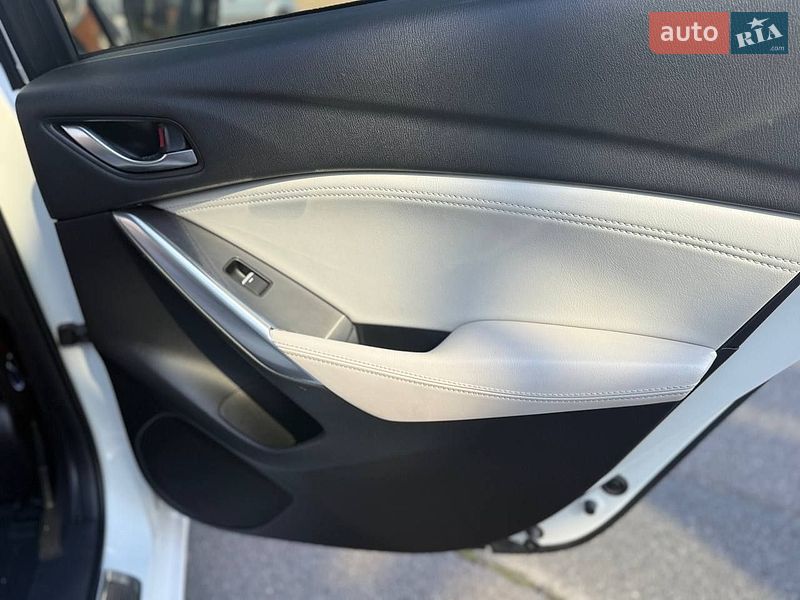 Седан Mazda 6 2015 в Софиевской Борщаговке