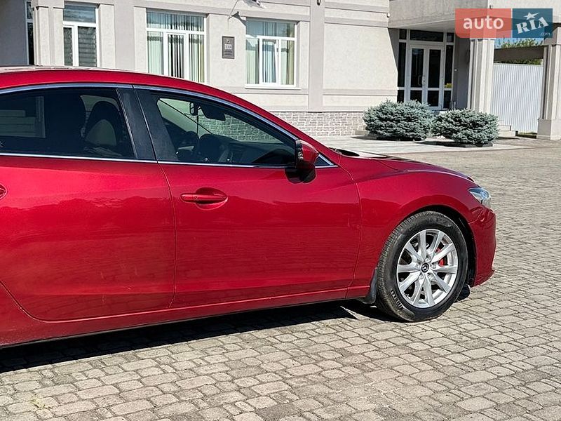 Седан Mazda 6 2013 в Чернівцях