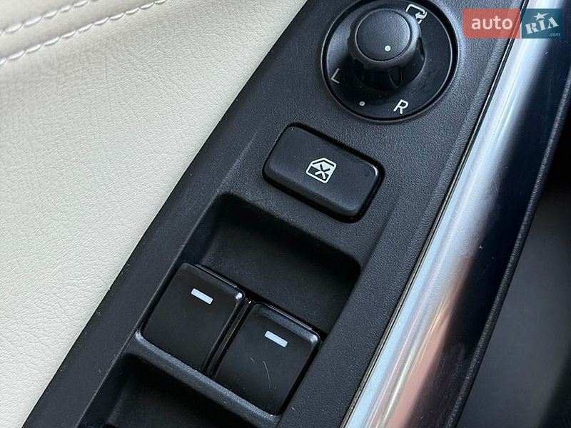Седан Mazda 6 2013 в Чернівцях