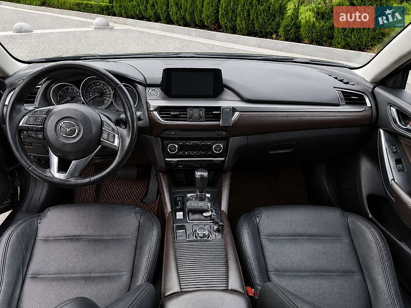 Седан Mazda 6 2016 в Днепре