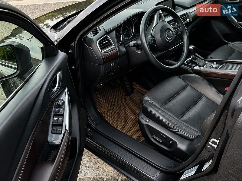 Седан Mazda 6 2016 в Днепре