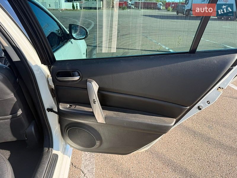 Лифтбек Mazda 6 2008 в Киеве