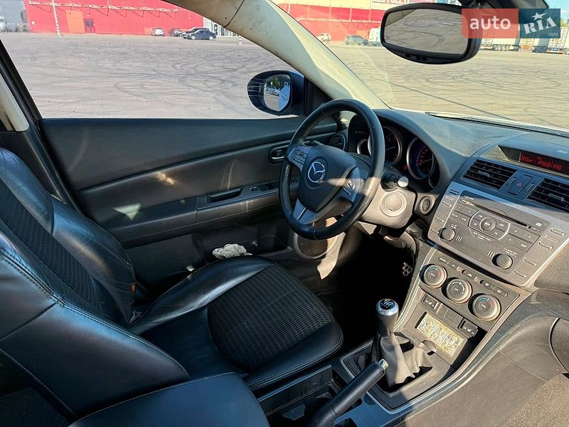 Лифтбек Mazda 6 2008 в Киеве