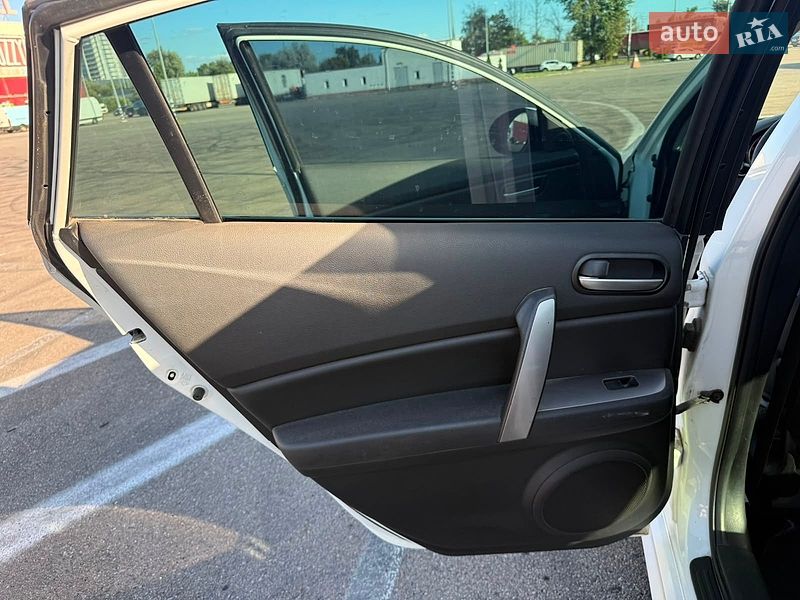 Лифтбек Mazda 6 2008 в Киеве