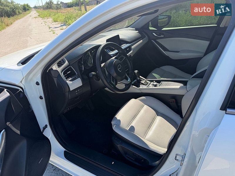 Седан Mazda 6 2016 в Болграде
