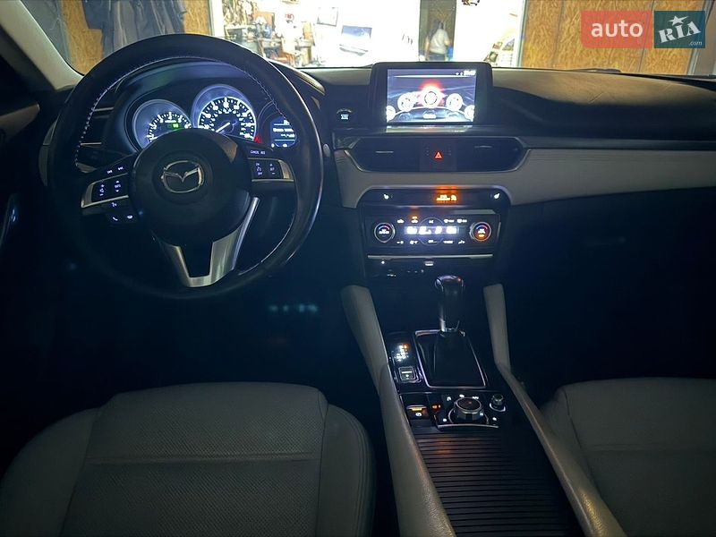 Седан Mazda 6 2016 в Болграде