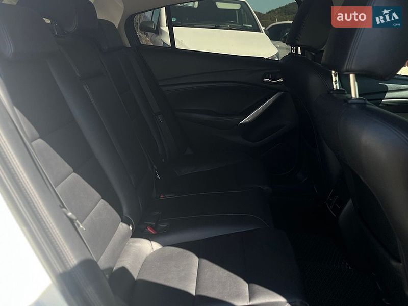 Седан Mazda 6 2012 в Мукачево