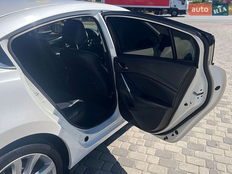 Седан Mazda 6 2012 в Мукачево