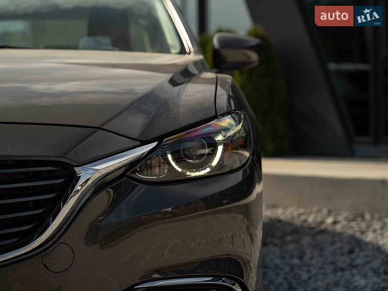 Седан Mazda 6 2016 в Чернівцях