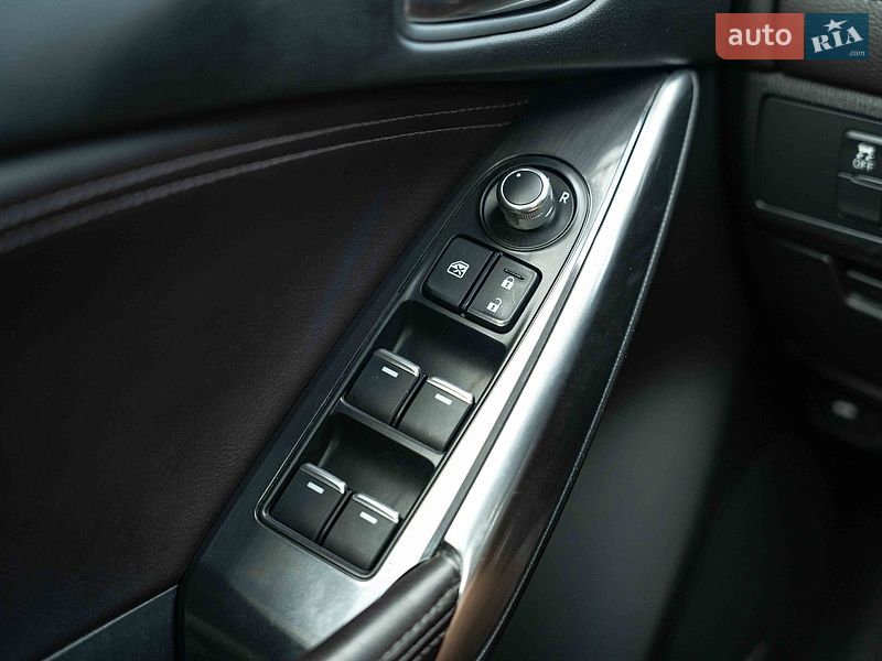 Седан Mazda 6 2016 в Чернівцях