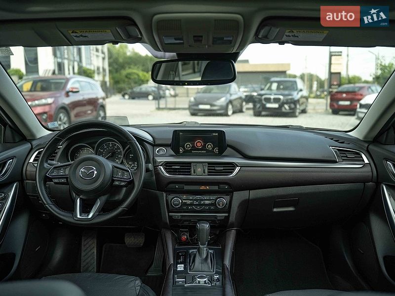 Седан Mazda 6 2016 в Чернівцях