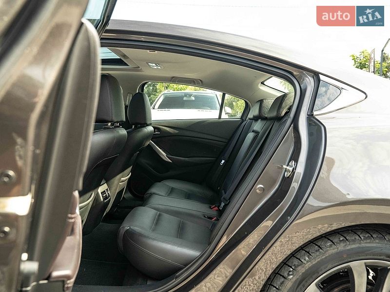 Седан Mazda 6 2016 в Чернівцях
