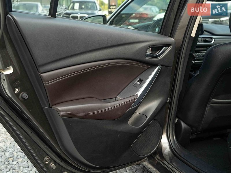 Седан Mazda 6 2016 в Чернівцях