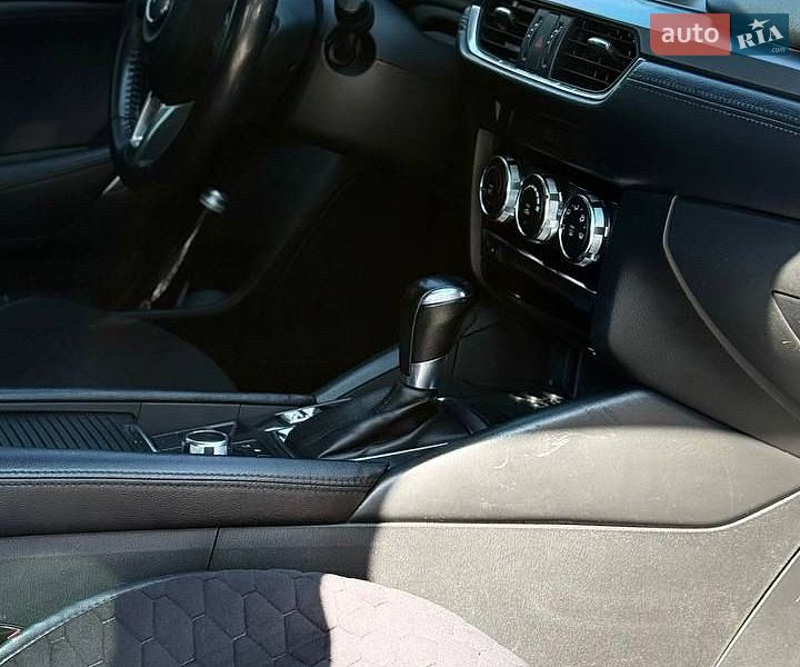 Седан Mazda 6 2015 в Днепре
