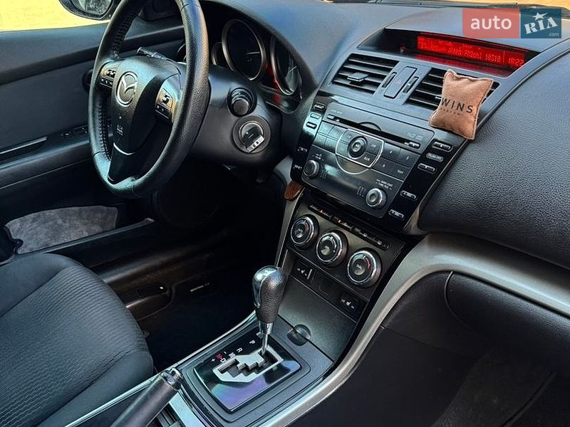Седан Mazda 6 2010 в Запоріжжі